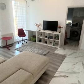Twins Residence 2 APART HOTEL AP 4 2 rooms, hotelli kohteessa Chiajna