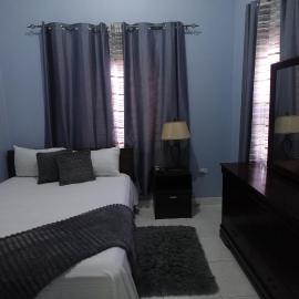 Cool & Cozy Retreat in Jacar Homes, hotel in Spanish Town