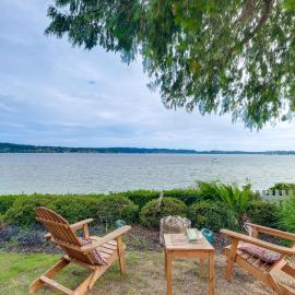 Studio w/ Bay View: Beach Access! Octopus's Garden، فندق في بريميرتون