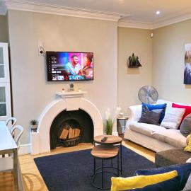 Stylish 2 Bedroom Apartment, Leeds Centre + Free Parking