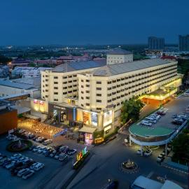 Star Convention Hotel، فندق في رايونغ