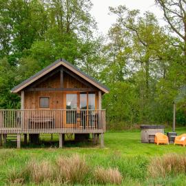 Wellness Lodge in Dutch Meadows with Hot Tub