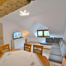 Spacious holiday apartment with a large terrace