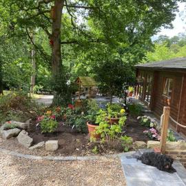 4 bedroom Lodge Hotub-Pool in Surrey UK，東霍斯利的飯店