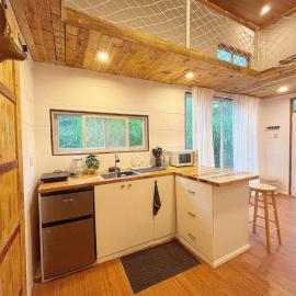 Tiny House in Dahilayan، فندق في Manolo Fortich
