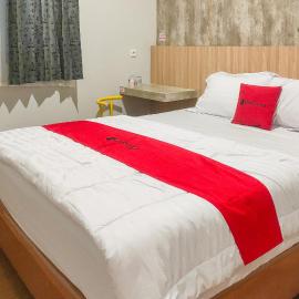 RedDoorz Syariah near Ponpes Hidayatullah Samarinda, hótel í Samarinda