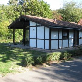 Holiday Home in Germany with Idyllic Nature, Hotel in Berneburg