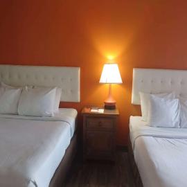 Howard Johnson by Wyndham Springerville, хотел в Springerville