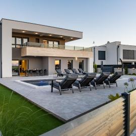 Villa Dona ZadarVillas, hotel in Nin