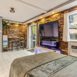 Private Studio Suite with Separate Entrance & Backyard, Quiet Brooklyn Stay