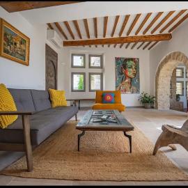 Maison d'exception au cœur de Goult, hotel a Goult