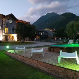 Casa Rosso Blu B&B Zia Vivina – hotel w mieście Sorico