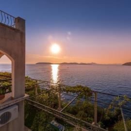 Apartments Diana โรงแรมในดูบรอฟนิก
