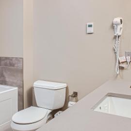 Stonegate Resort Unit B105, hotel in Big White