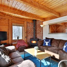 The Killington Cabin - Left Unit of Duplex Home - Great for families, ξενοδοχείο σε Killington