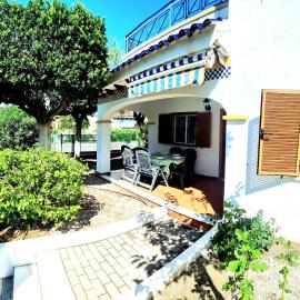 Chalet 3 dormitorios en VERAMAR 5 con jardín, hotel in Vera
