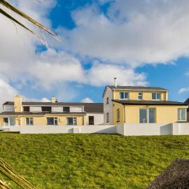 Family beach house located within a short stroll of Waterville