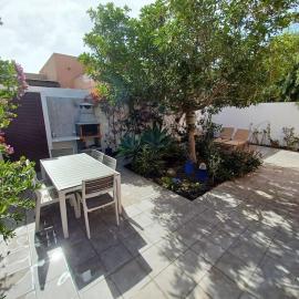 Villa KITE KATE, cozy space, house and garden, hotel in La Oliva