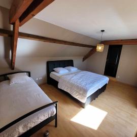 Gîte de L'obourg-joie - Shape - Pairi Daiza - Mons - Parking privé et gratuit, Hotel in Mons