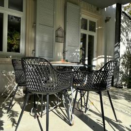 Ferienwohnung am Ostpark، فندق في لاندو ان دير بفالز