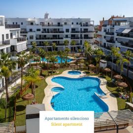 Homity Holidays - Playa Granada - Aguacate Beach, hotel v destinácii Motril