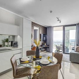 Midrand में, होटल Urban Luxe by Jules, Ellipse, Waterfall