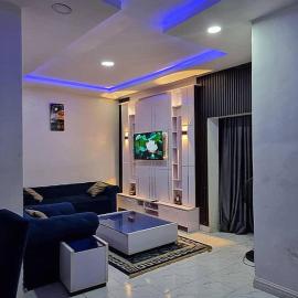 JKA 1-BEDROOM-Apart 24HRS POWER Unlimited WIFI , GARDEN PATIO AREA ,FREE DAILY HOUSEKEEPING, hotel v destinaci Lagos