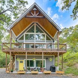6 Mi to Downtown: Apartment in Chattanooga!