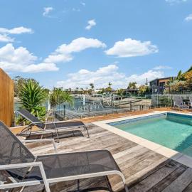 Waterfront house with pool and AC, sleep up to 11 guests
