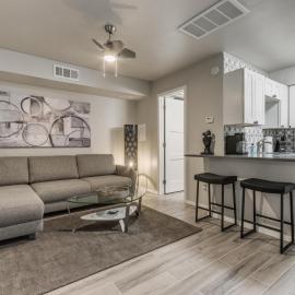 Quiet Modern Heavenly Paradise Love and Balcony Near Lake, Mall, Food, Entertainment!