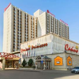 Ramada by Wyndham Sofia City Center, hotell Sofias