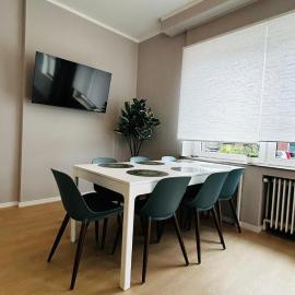 Haus Rasink I Monteure I Teams I 160m2 I 5 Z I Terrasse I P I 2 WC I Küche I Smart TV