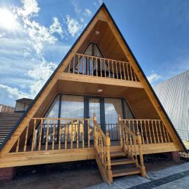 Nest House, hotel i Tong