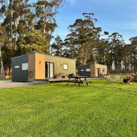 Badger's View Farmstay GREEN HORNET Cabin, hotel i Railton