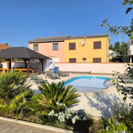 Apartments Kralj, hotel a Privlaka