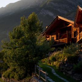 Agriturismo Plan de la Tour B&B، فندق في كوجن