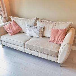Luxury 2 Bedroom Wokingham Apartment, En Suite, Free WiFi, On Site Parking, Guests 4, hotel u gradu 'Wokingham'