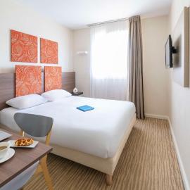 Kyriad Chambéry Centre - Hôtel et Résidence、シャンベリのホテル