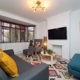 Gaia Cottages 3BR Home with Parking,WIFI,Garden,EV & Desk