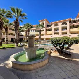 Queens gardens، فندق في Paphos