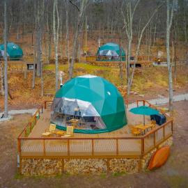Domes at Catskills، فندق في Swan Lake