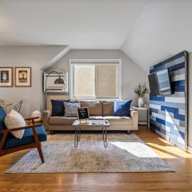 Nicollet Nook 1BR Upper-Level Retreat
