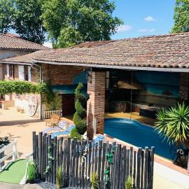 Studio Au Clos Saint Georges , piscine et Spa, hotel in Saint-Jory