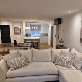 Top Floor Penthouse suite Near NEC BHX HS2، فندق في كولشل
