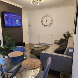 Cozy 2 bedroom Home Near Bham Airport & NEC