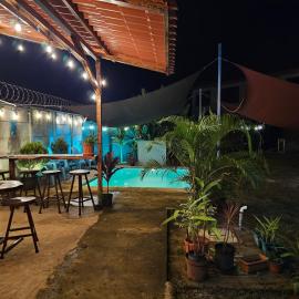 Casa Luna, espacio moderno y acogedor, hotel in Liberia