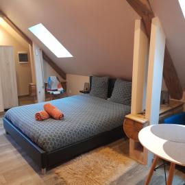 Chambre d'hôtes SOPHORA - Les Clés des Lys, hotel in Moret-sur-Loing