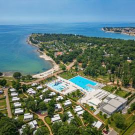 Albatross Mobile Homes on Camping Park Umag, hotelli kohteessa Karigador