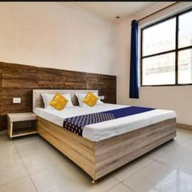 Hotel CROWN PLAZA SK, хотел в Rudrapur