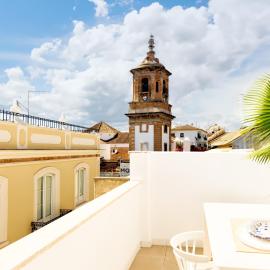 Costa by Hawkins Algeciras - Atico, hotel in Algeciras